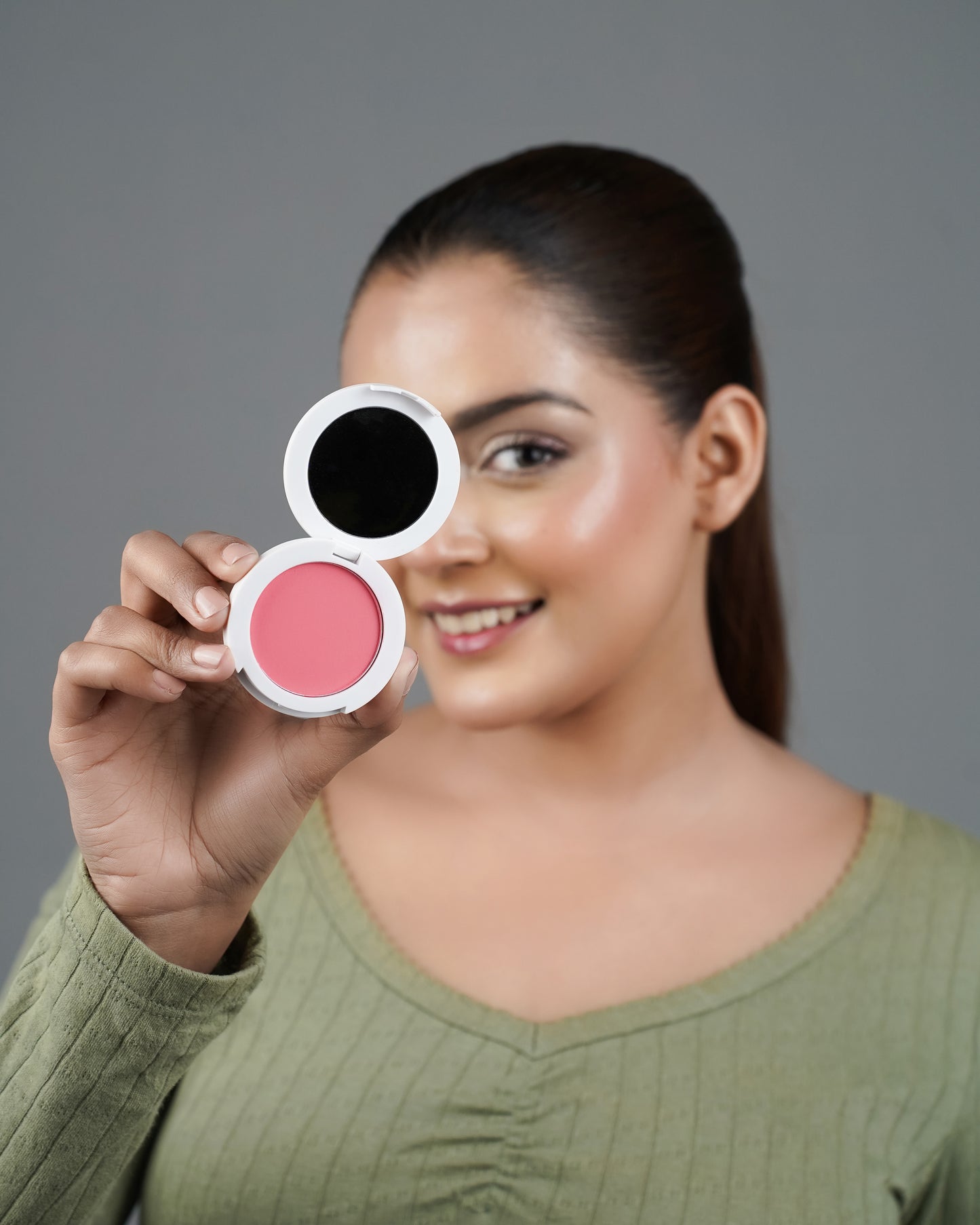 Glow Blush – Natural Glow, Bold Impact