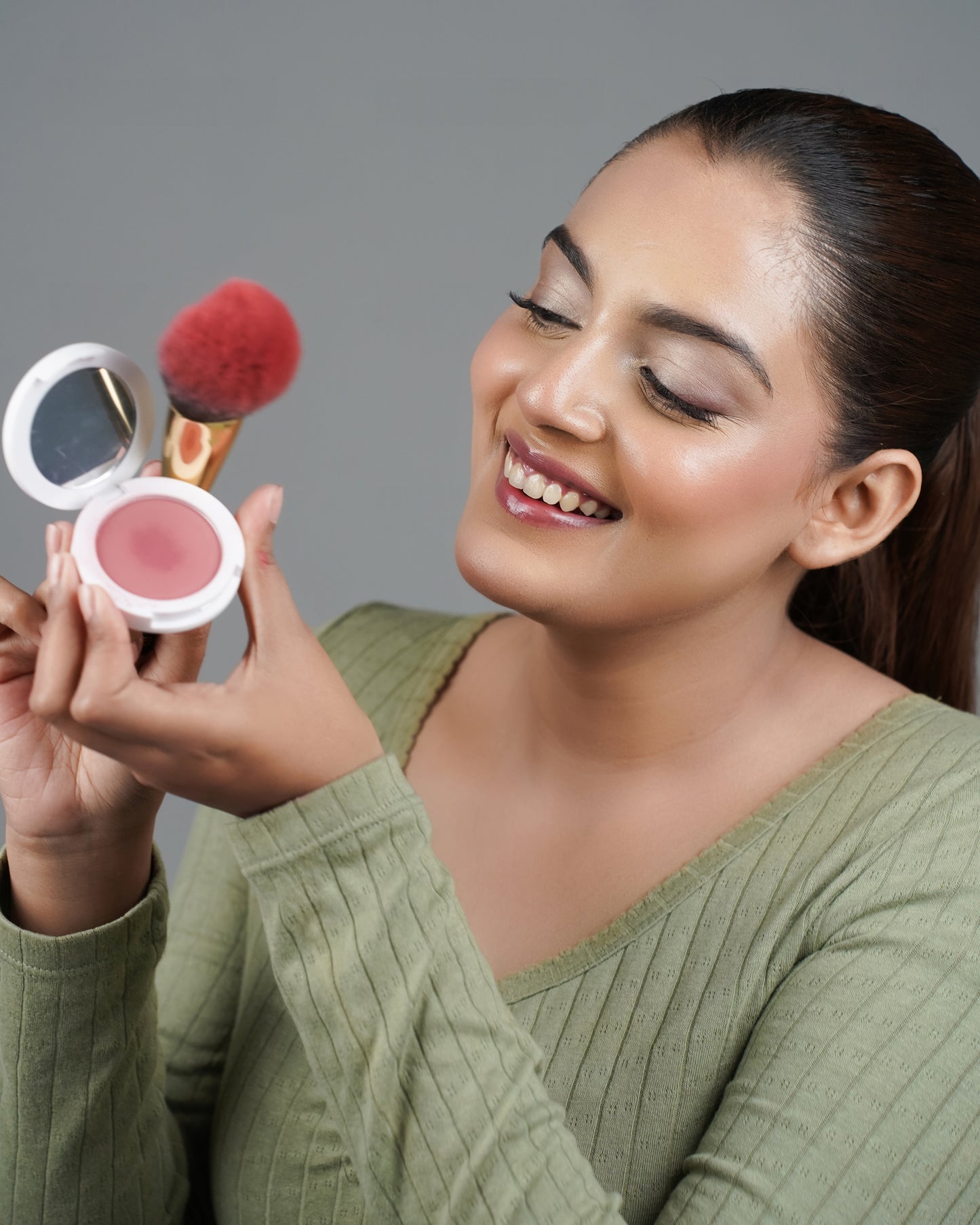 Glow Blush – Natural Glow, Bold Impact